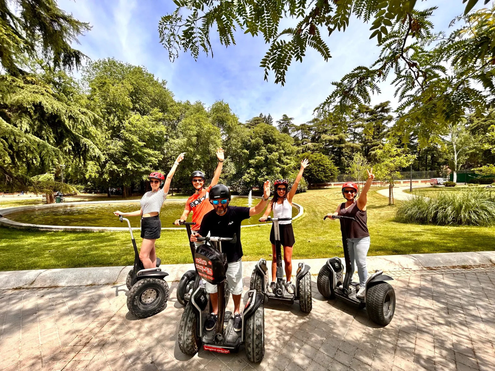 Segway group on the lawns at Madrid Río